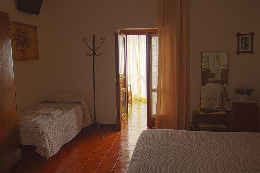 Il Vigneto Affittacamere Manerba del Garda Exterior foto